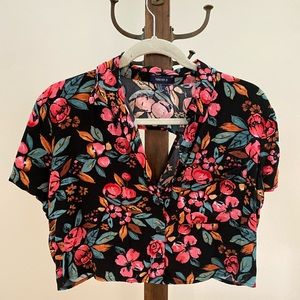 Crop floral button up top